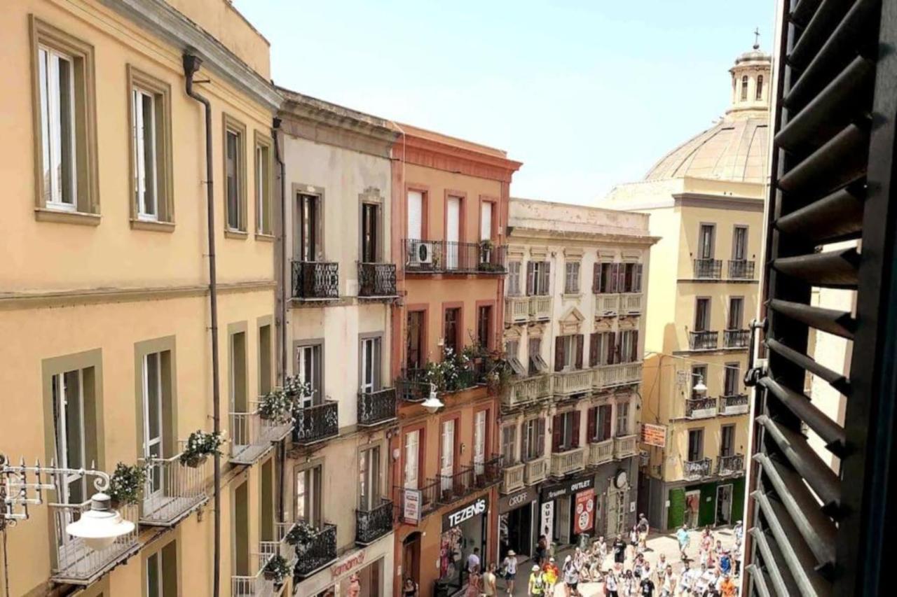 Appartamento Cagliari Centro Con Vista Sul Porto Exterior photo